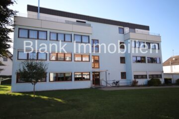 Helle 4-Zimmer-Wohnung mit Balkon, EBK, Garage, provisionsfrei und ab sofort frei – in Ottobeuren, 87724 Ottobeuren, Etagenwohnung