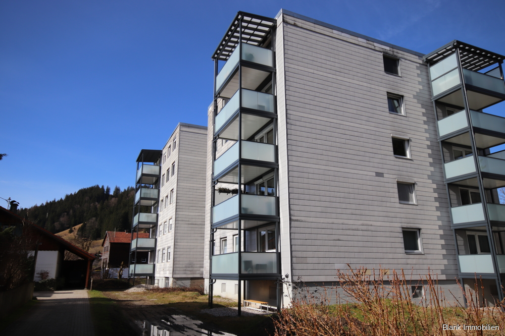 Renovierte 4-Zimmer-Wohnung mit Balkon und Lift - in Weitnau / Seltmans