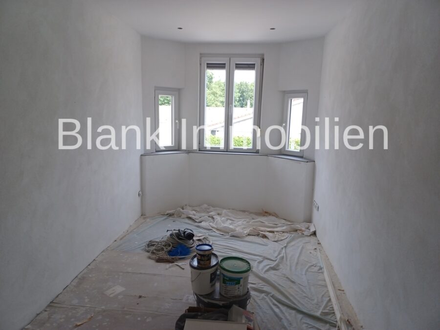 Mehrfamilienhaus mit 5x ETW und 1x Gewerbe, Garage und Stellplätze - in Immenstadt - OG links Kind