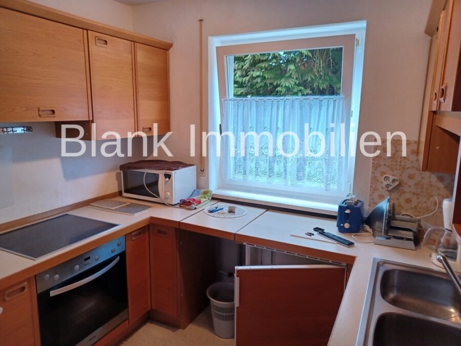 Ruhige und leere 2- Zimmer Wohnung mit Balkon, Keller, EBK und Garage - in Bad Wörishofen - Küche