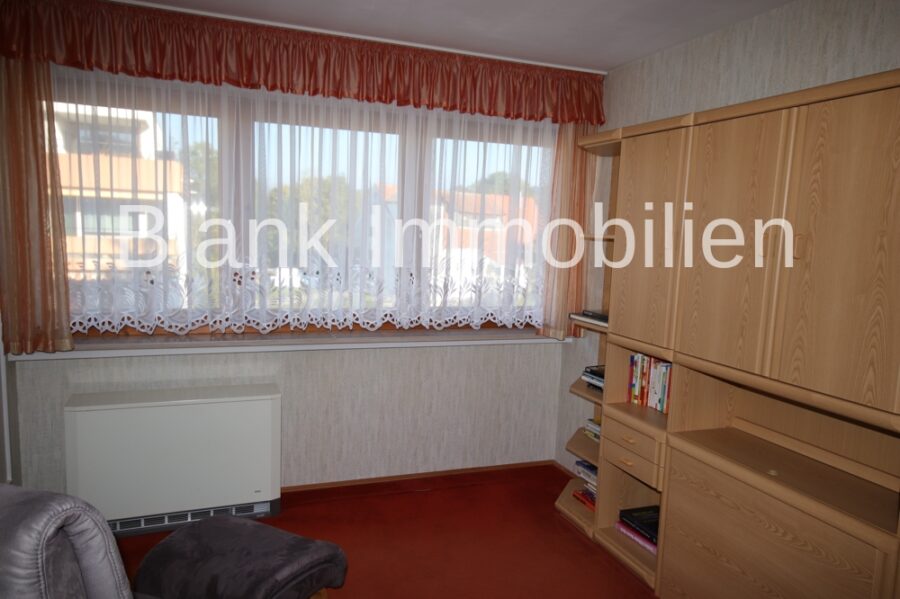 Helle 4-Zimmer-Wohnung mit Balkon, EBK, Garage, ab sofort frei - in Ottobeuren - Kind 2